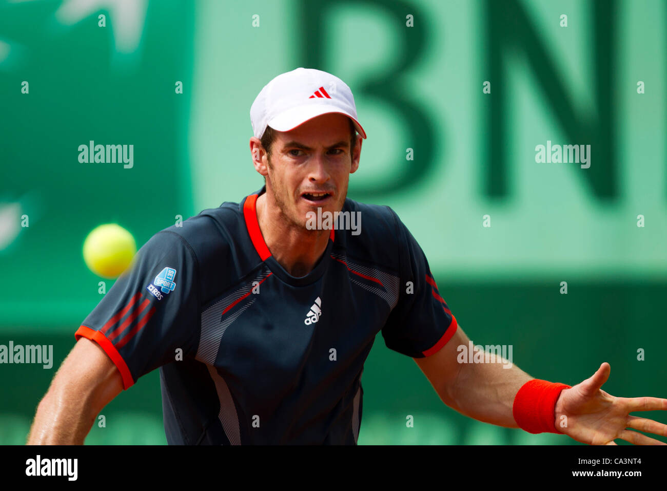 02.06.2012 Paris, Frankreich. Andy Murray in Aktion gegen Santiago Giraldo am 7. Tag der Französisch Open Tennis von Roland Garros. Stockfoto