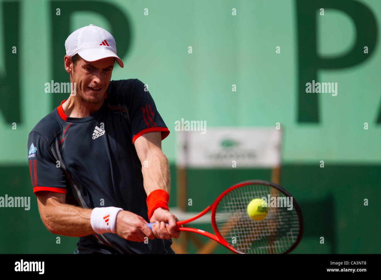 02.06.2012 Paris, Frankreich. Andy Murray in Aktion gegen Santiago Giraldo am 7. Tag der Französisch Open Tennis von Roland Garros. Stockfoto