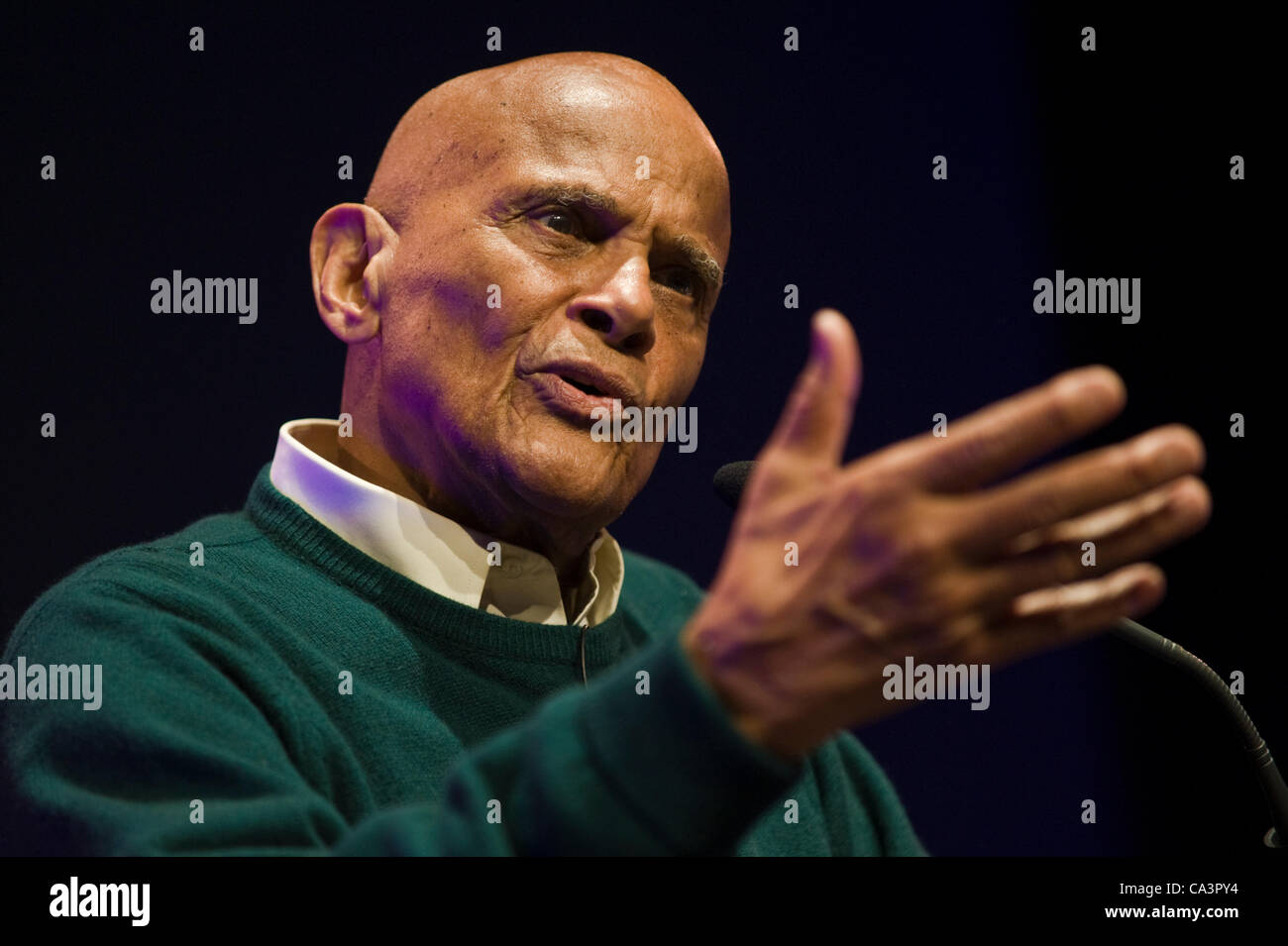 Harry Belafonte, Schauspieler und Sänger, spricht über sein Leben im Telegraph Hay Festival 2012, Hay-on-Wye, Powys, Wales, UK Stockfoto