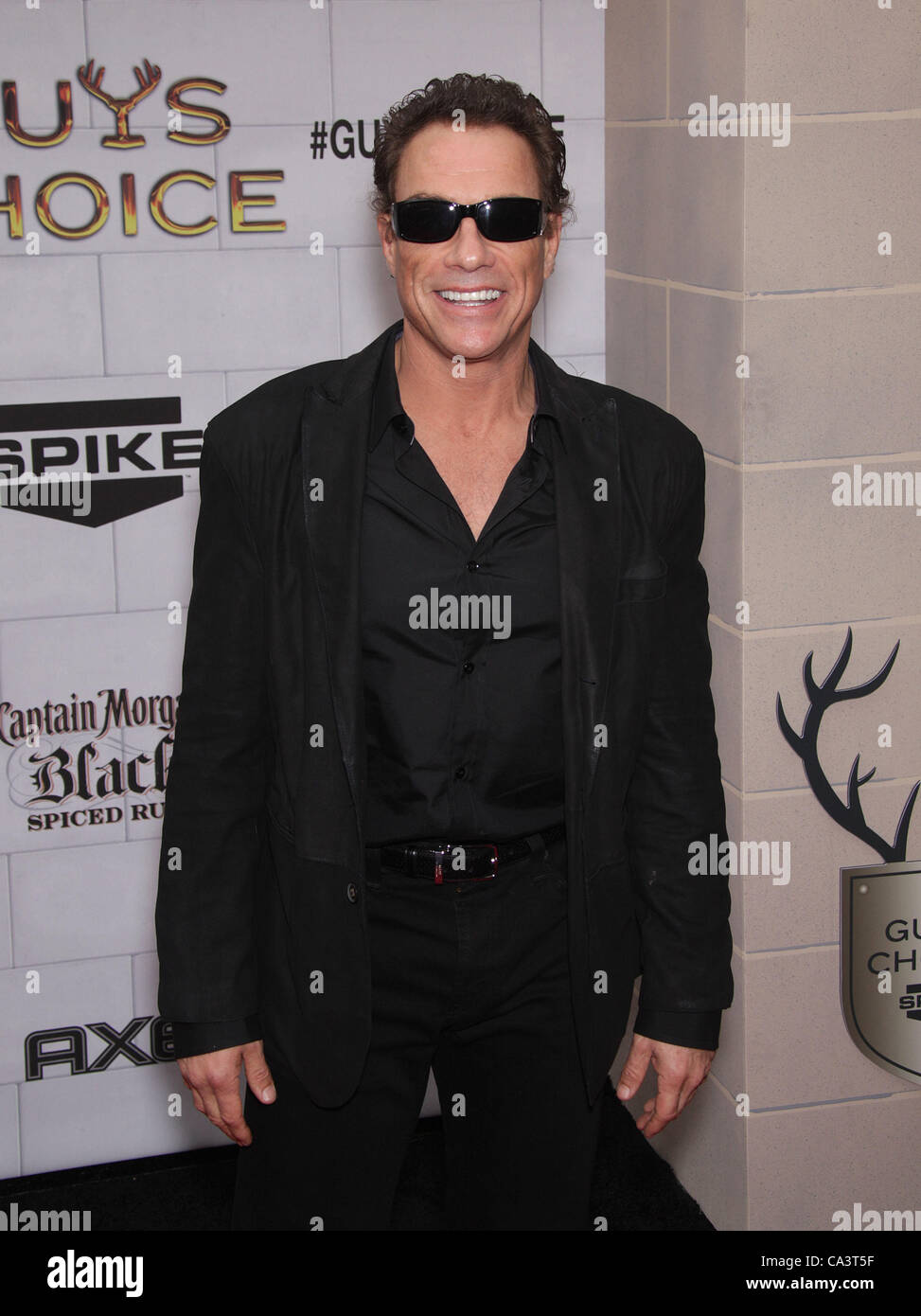 2. Juni 2012 kommt - Culver City, Kalifornien, USA - JEAN CLAUDE VAN DAMME für Spike TV Guys Choice Awards 2012 auf dem Sony Studio los. (Kredit-Bild: © Lisa O'Connor/ZUMAPRESS.com) Stockfoto