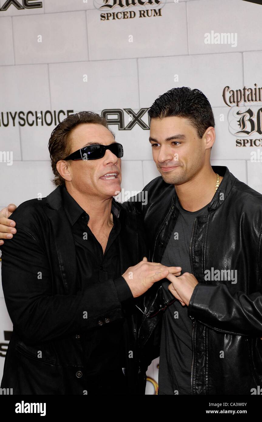 Jean claude van damme and chris van damme Fotos und Bildmaterial in