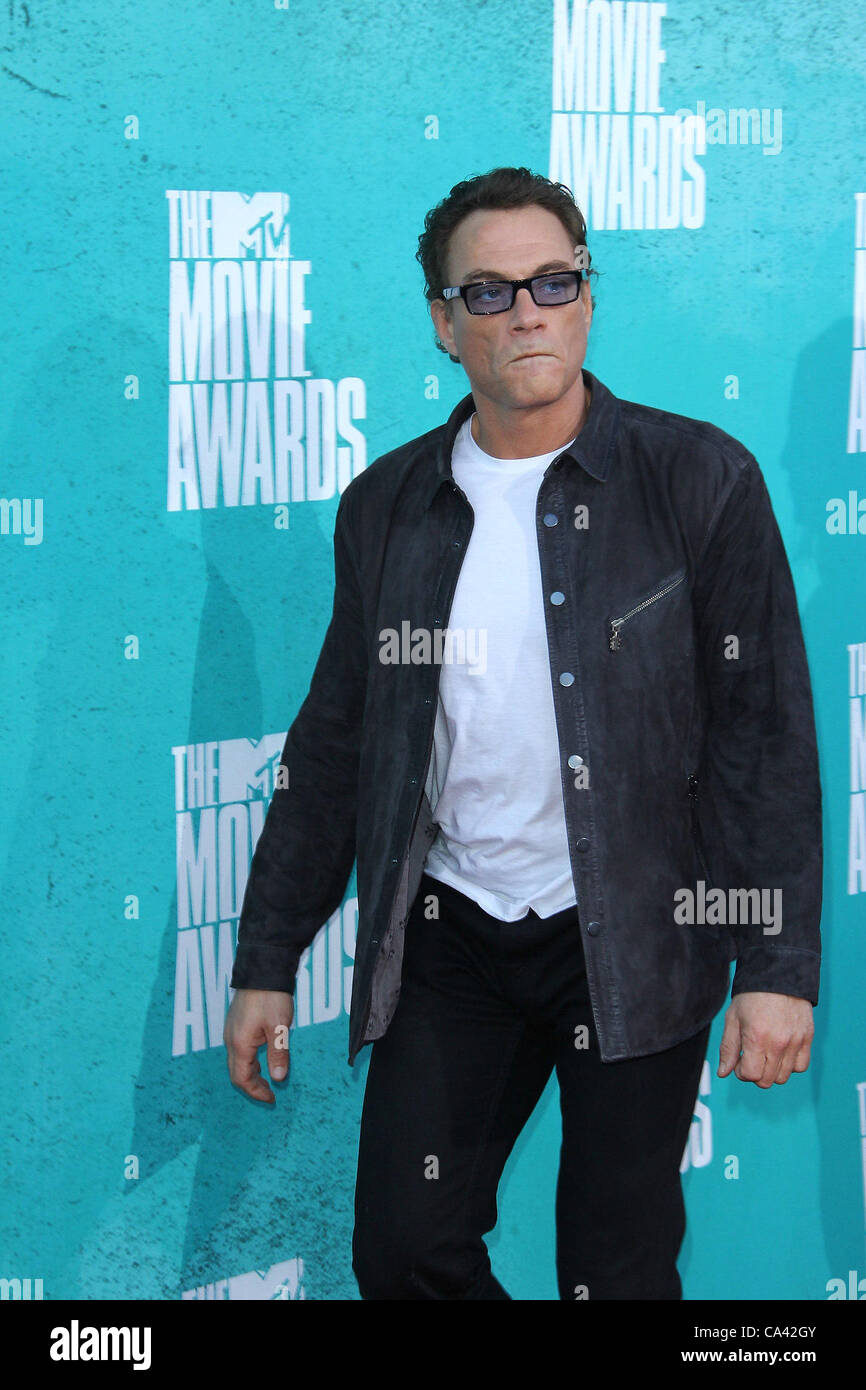 4. Juni 2012 - Los Angeles, Kalifornien, USA - Jean Claude Van Damme besucht die MTV Movie Awards 2012 am 3. Juni 2012 im Gibson Amphitheatre, Universal City, USA. (Kredit-Bild: © TLeopold/Globe Photos/ZUMAPRESS.com) Stockfoto
