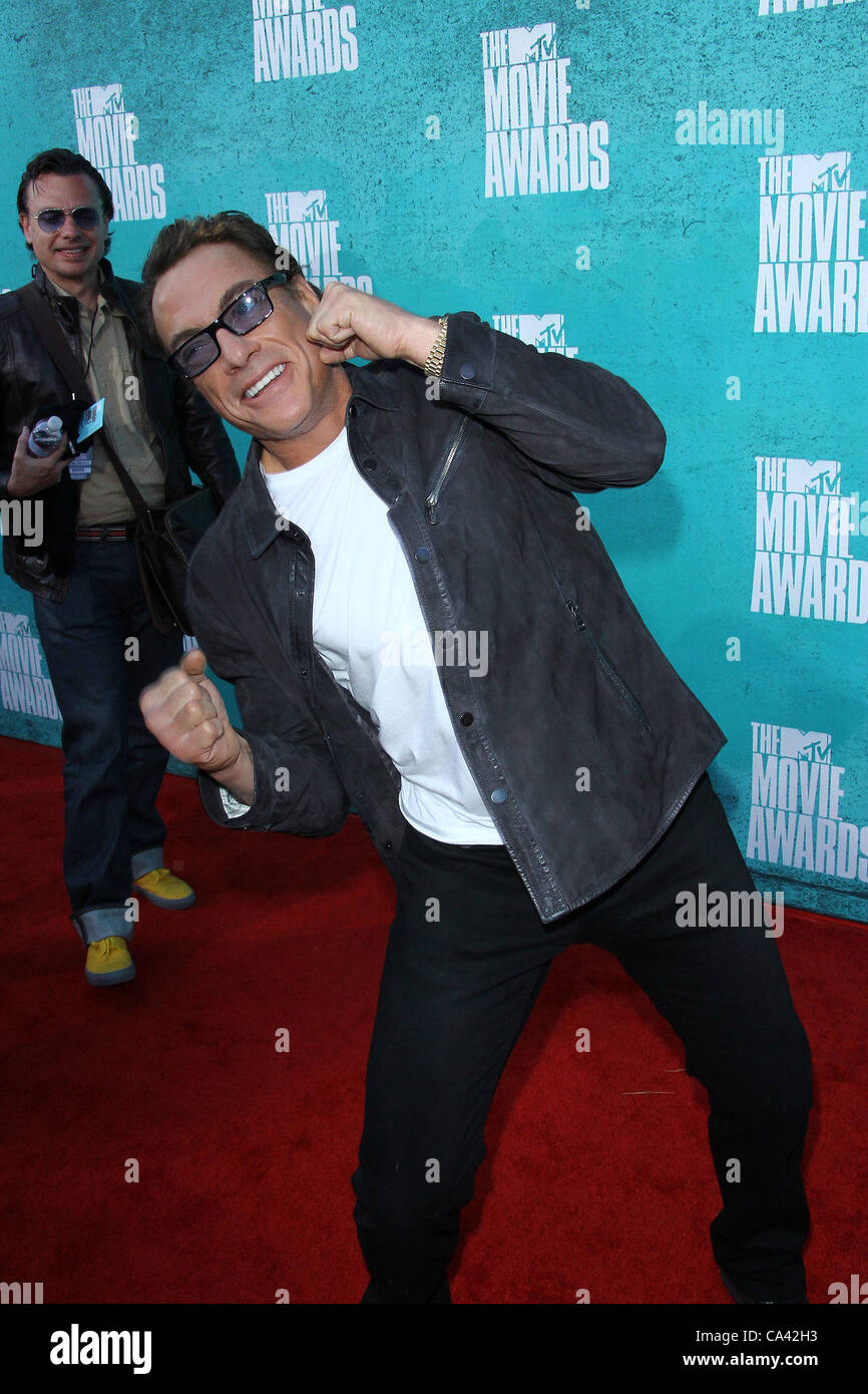 3. Juni 2012 - Los Angeles, Kalifornien, USA - Jean Claude Van Damme besucht die MTV Movie Awards 2012 am 3. Juni 2012 im Gibson Amphitheatre, Universal City, USA. (Kredit-Bild: © TLeopold/Globe Photos/ZUMAPRESS.com) Stockfoto
