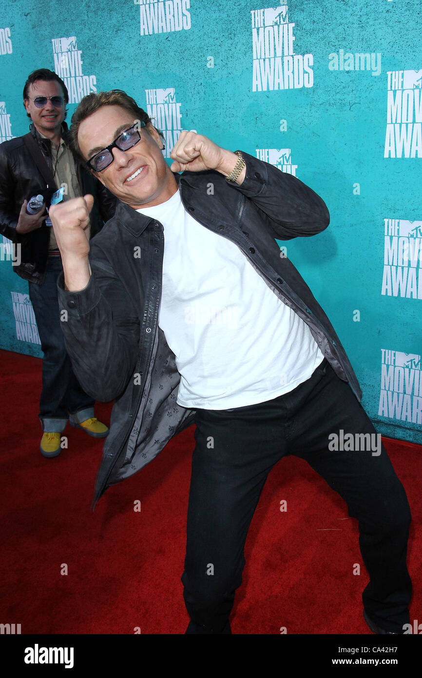 3. Juni 2012 - Los Angeles, Kalifornien, USA - Jean Claude Van Damme besucht die MTV Movie Awards 2012 am 3. Juni 2012 im Gibson Amphitheatre, Universal City, USA. (Kredit-Bild: © TLeopold/Globe Photos/ZUMAPRESS.com) Stockfoto