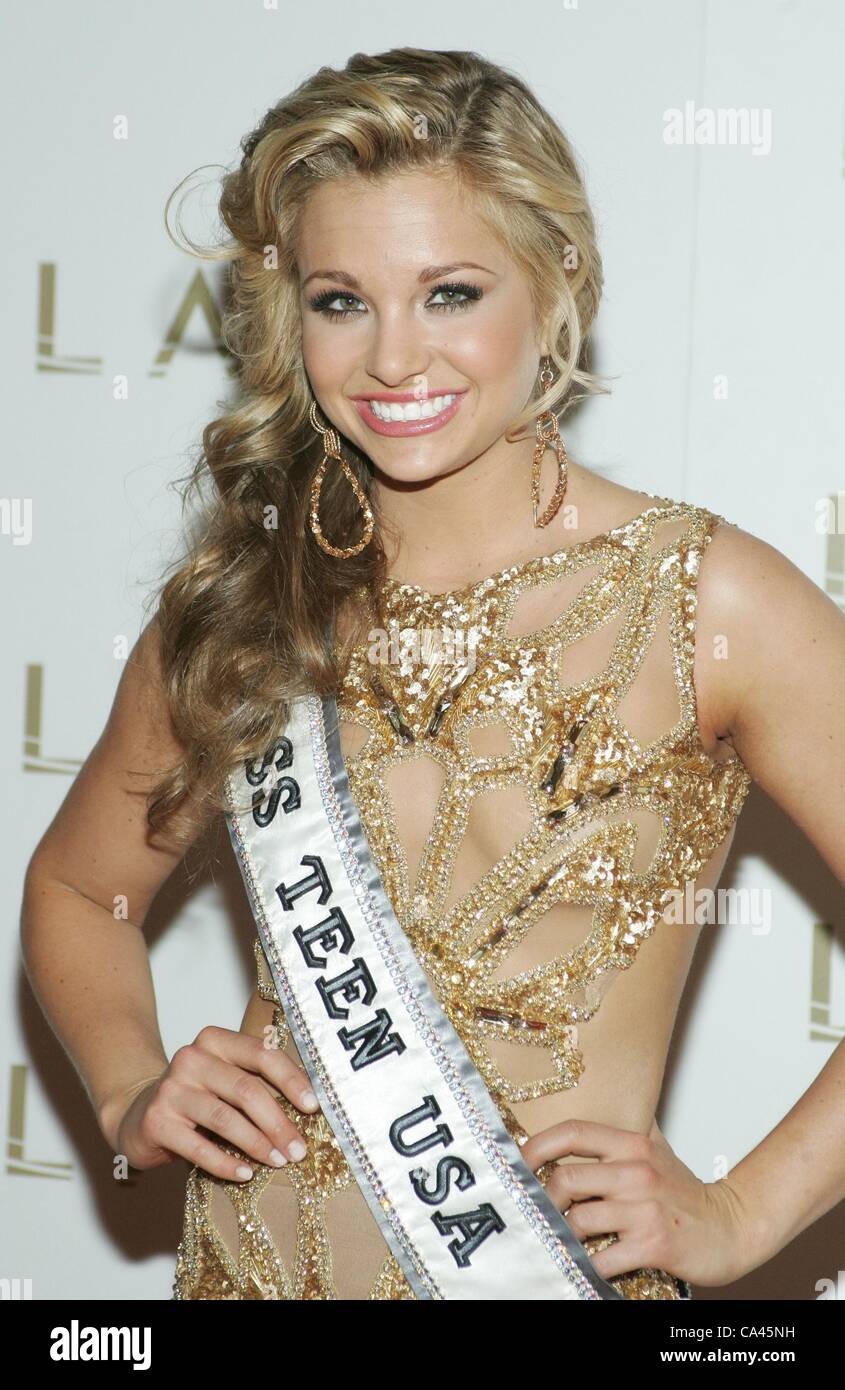 Danielle Doty (Miss Teen USA 2011) im Ankunftsbereich für offizielle 2012 Miss USA Festzug After-Party im LAVO, LAVO Restaurant und Nachtclub The Palazzo, Las Vegas, NV 3. Juni 2012. Foto von: James Atoa/Everett Collection Stockfoto