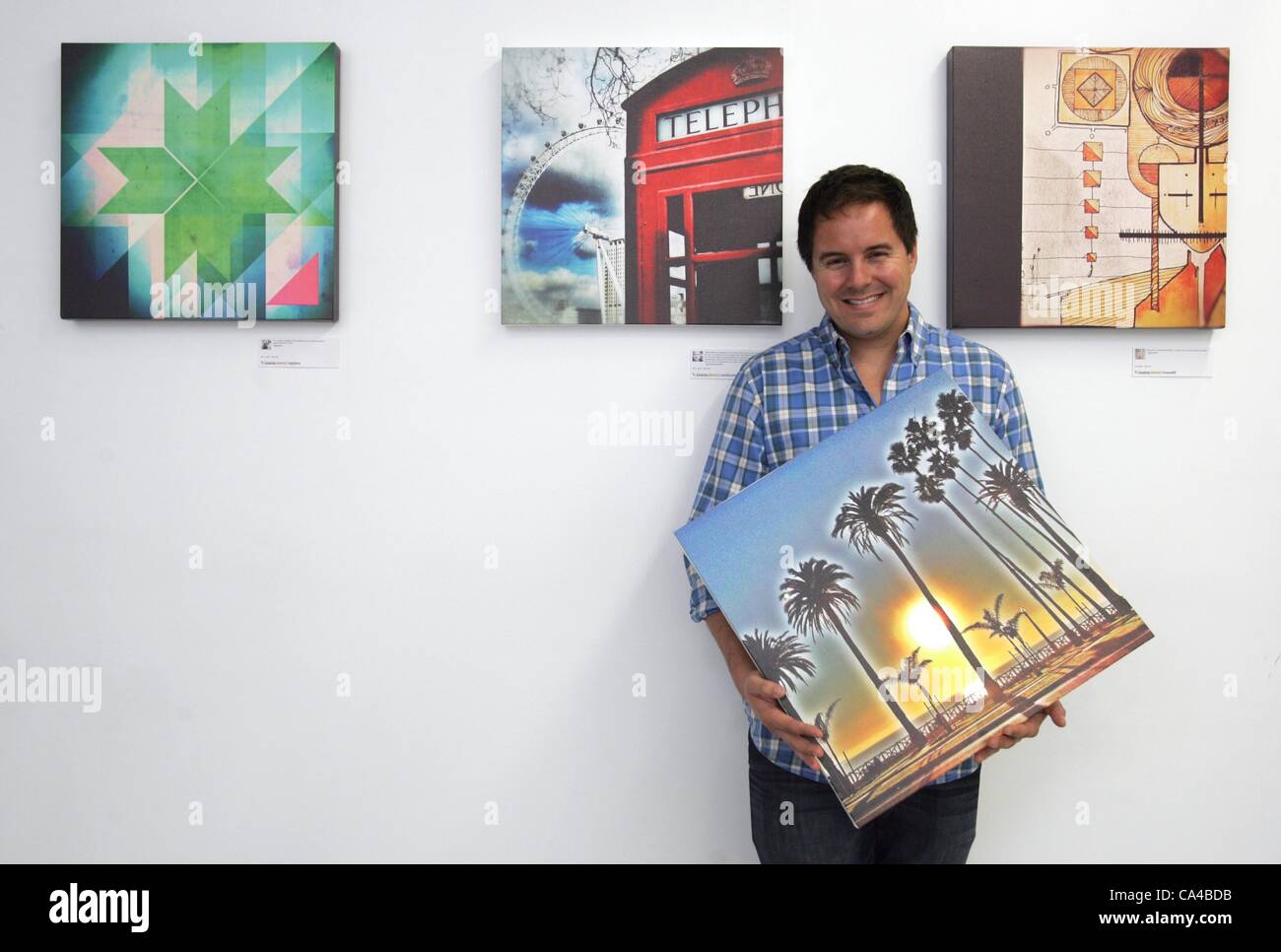 5. Juni 2012 - Los Angeles, Kalifornien (CA, USA - Matt Munson, CEO von Instacanvas, einen Marktplatz zu kaufen, zu verkaufen, und entdecken Instagram Kunst und Fotografien aus der ganzen Welt. (Kredit-Bild: © Ringo Chiu/ZUMAPRESS.com) Stockfoto