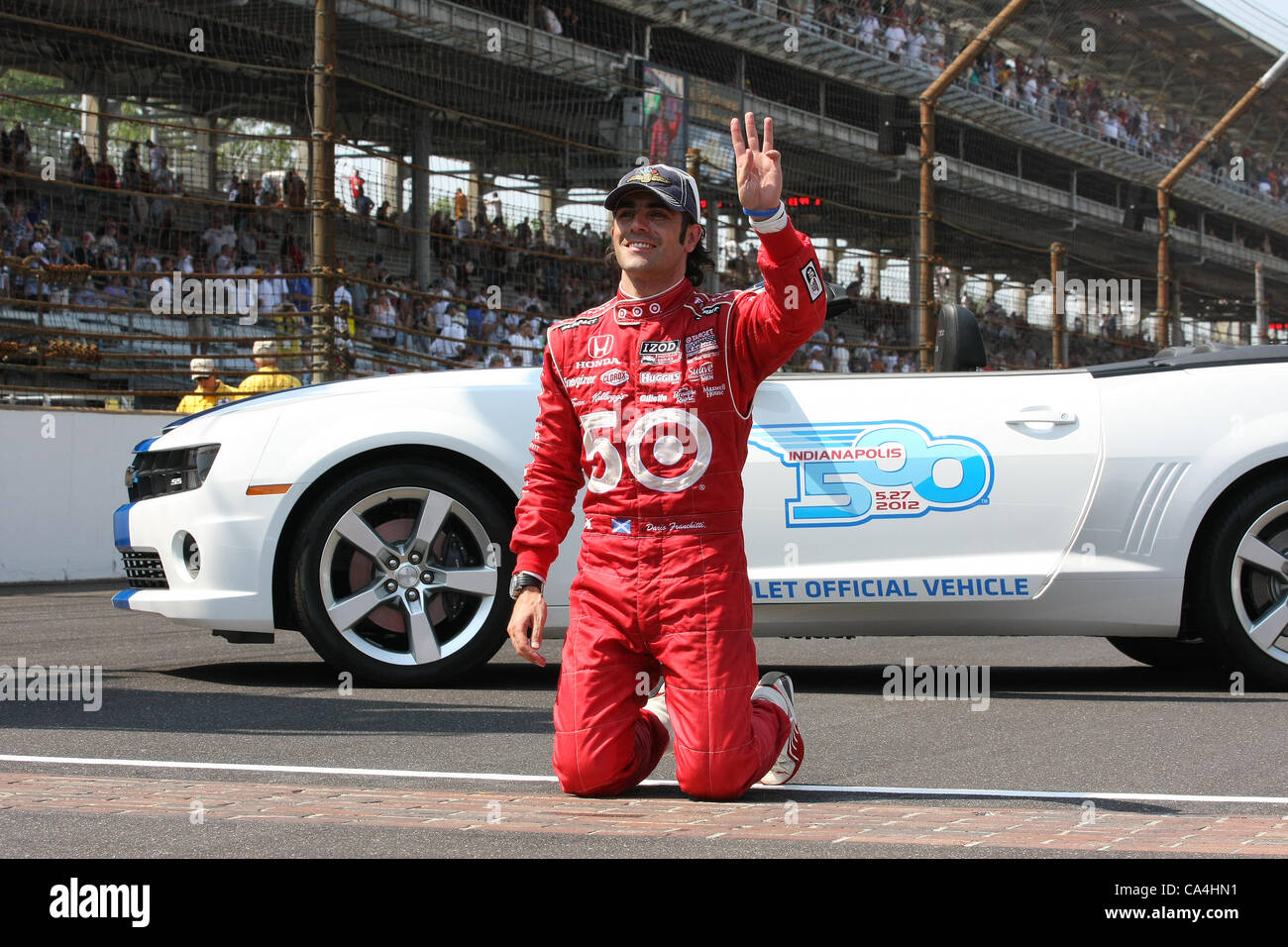 27. Mai 2012 - Indianapolis, Indiana, USA - IZOD Indycar Series, Indy 500, Indianapolis, IN, 18-27 Mai 2012 DARIO FRANCHITTI, Target Chip Ganassi Racing Honda, Siegesfeier, Podium, Winners Circle. (Kredit-Bild: © Ron Bijlsma/ZUMAPRESS.com) Stockfoto