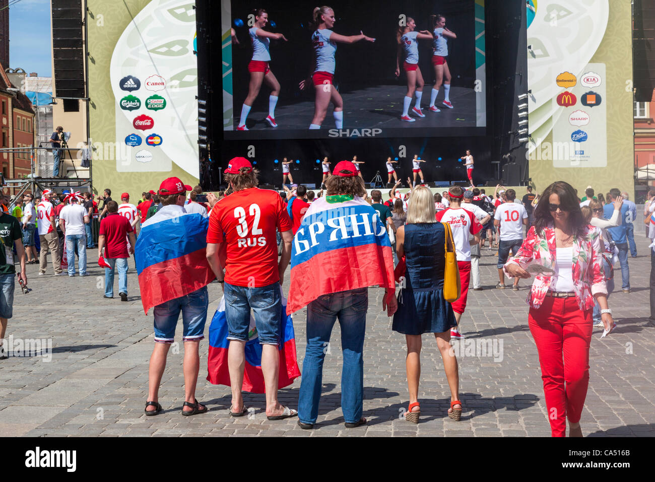 Wroclaw, Polen. Freitag, 8. Juni 2012. Die Fans in der Fanzone vor Tschechien Vs Russland Spiel für die Euro 2012. Stockfoto