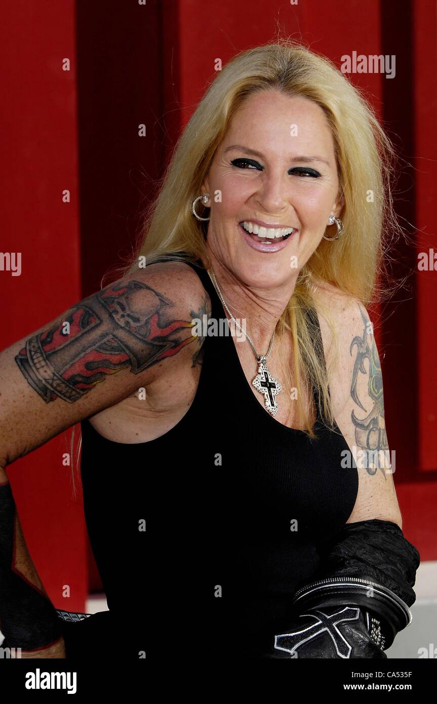 Lita Ford im Ankunftsbereich für ROCK OF AGES Premiere, Graumans