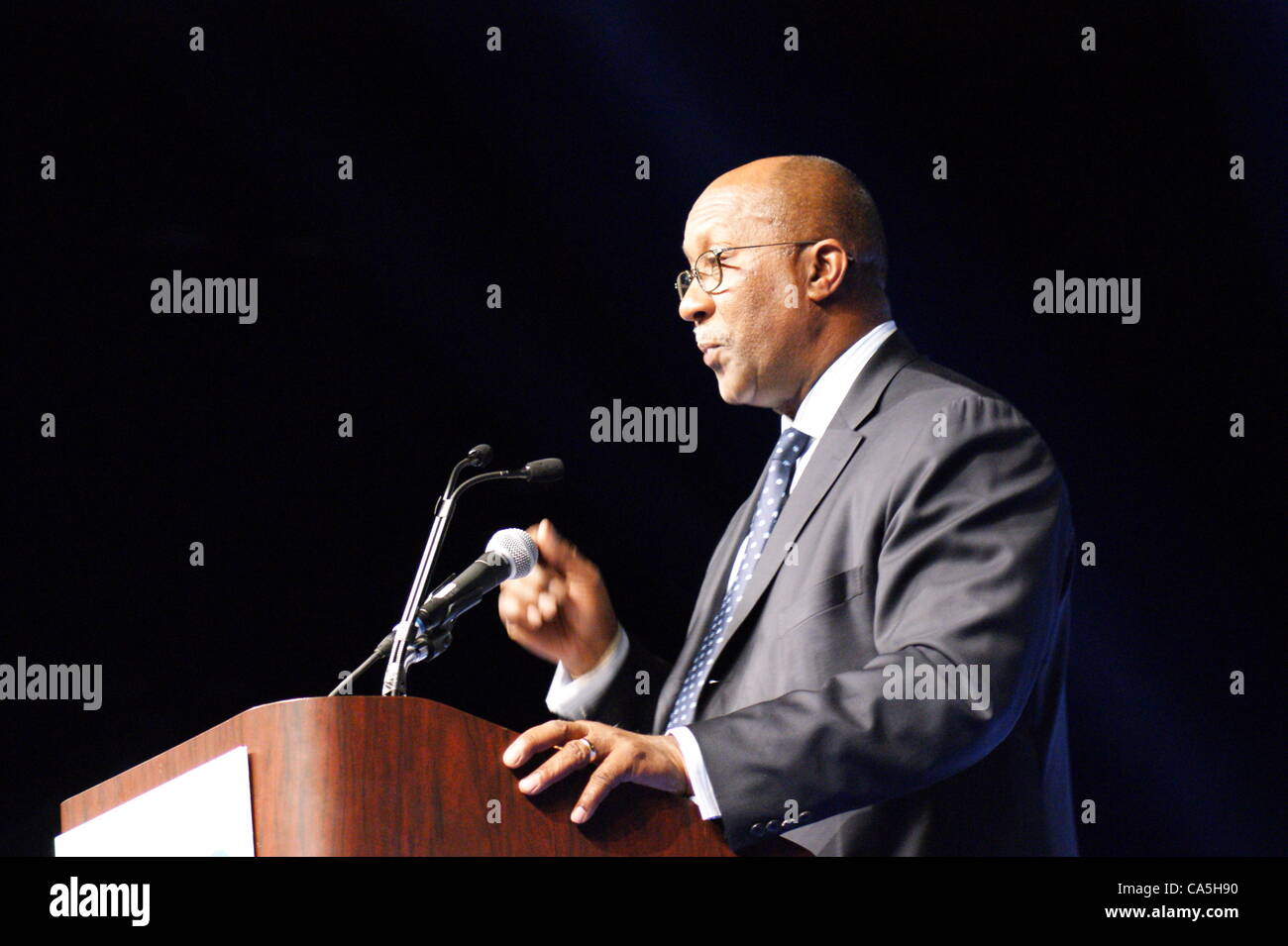 8. Juni 2012 - Houston, Texas, USA - United States Trade Representative und ehemaliger Bürgermeister von Dallas Ron Kirk anlässlich der 2012 Texas State Democratic Convention im George R. Brown Convention Center in Houston, Texas am 08.06.2012. (Kredit-Bild: © Jeff Newman/Globe Photos/ZUMAPRESS.com) Stockfoto
