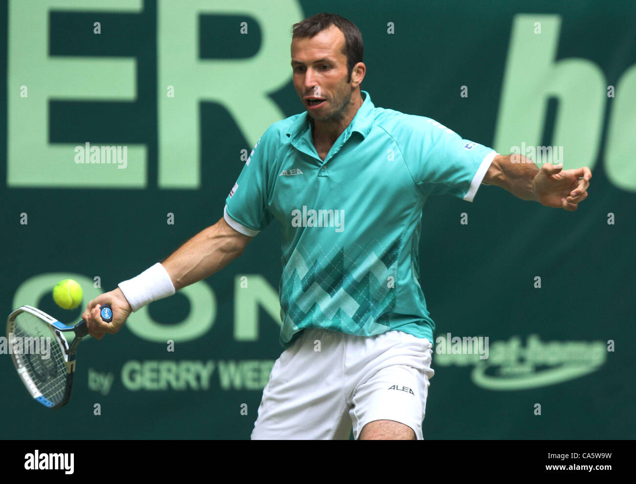 13.06.2012. Halle, Deutschland.  Tschechischer Tennisspieler Radek Stepanek spielt bei der ATP-Tennisturnier in Halle, Deutschland, 13. Juni 2012. Stockfoto