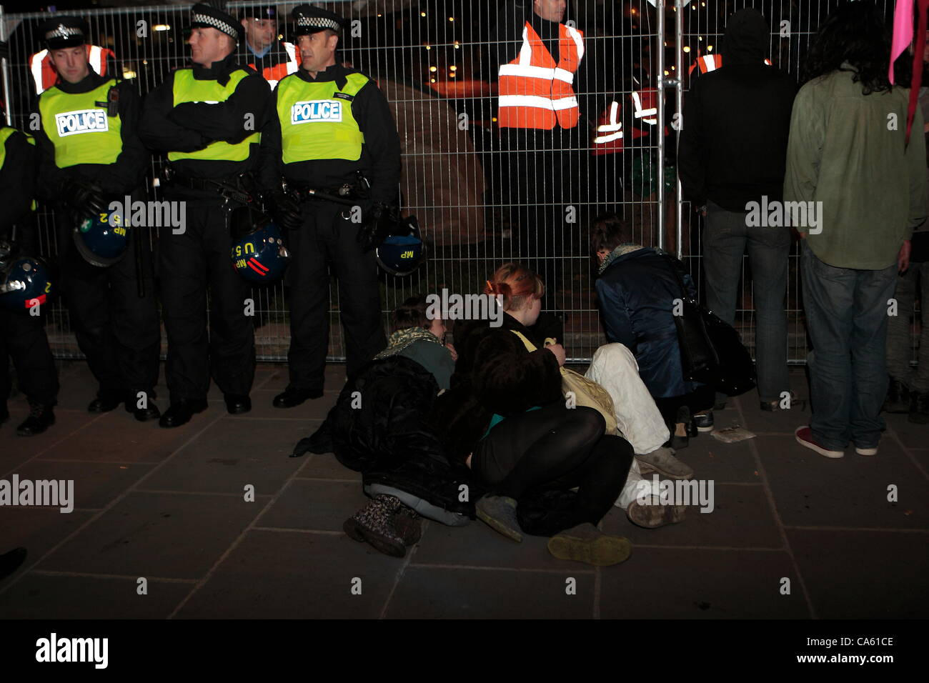 London, UK. Donnerstag, 14. Juni 2012 besetzen London vertrieben von Finsbury Square, besetzen einige der Vertriebenen Schlaf auf der Straße: Credit: HOT SHOTS / Alamy Live News Stockfoto