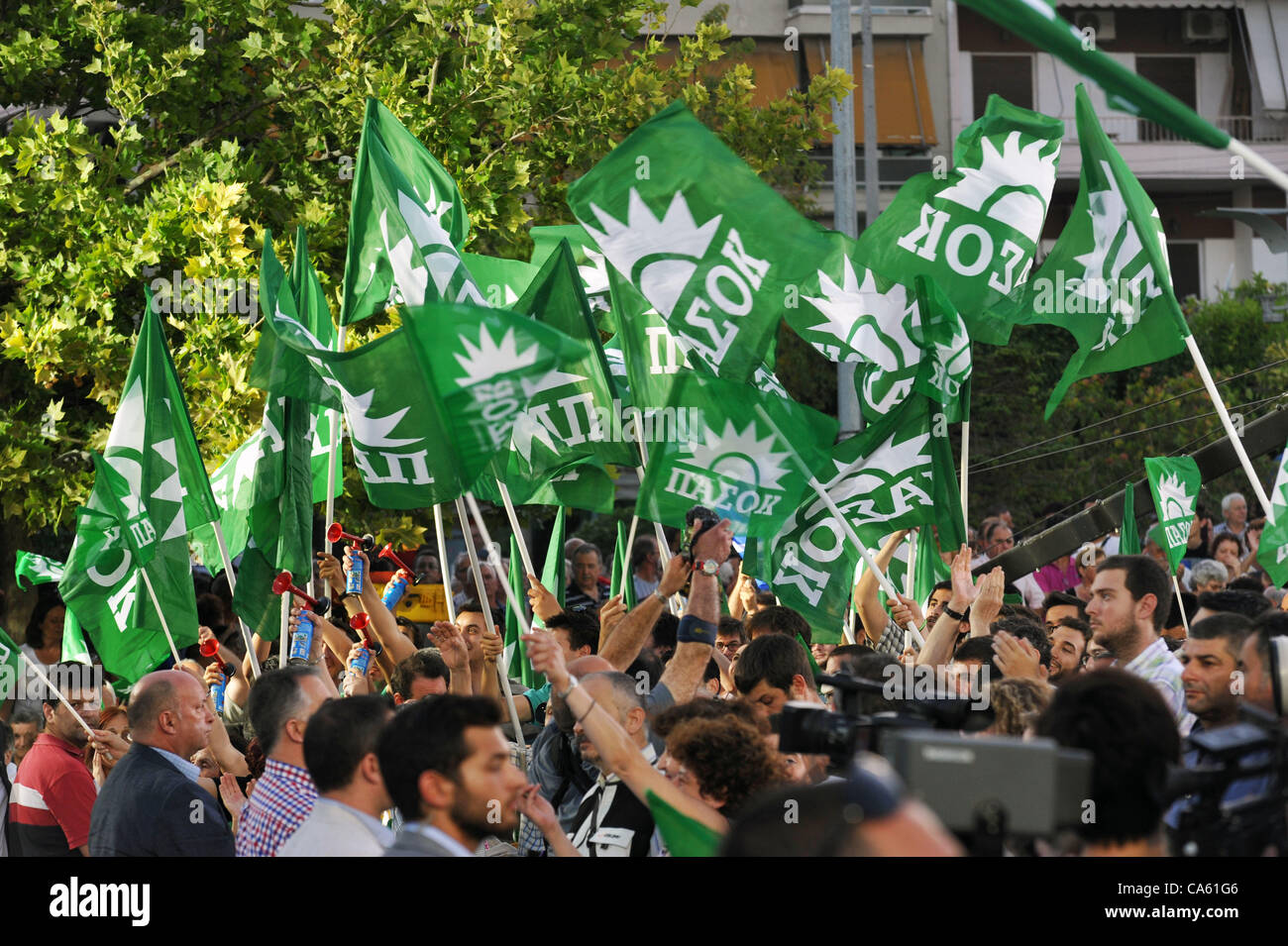 13. Juni 2012. Korydallo, Griechenland 2012. Führer der griechischen Sozialisten (PASOK) Evangelos Venizelos Adressen pro Treffen in Korydallo, Piräus. Er sagte einmal, dass Griechenland Einheit zur Förderung der Stabilität nach den Wahlen am 17. Juni. Stockfoto