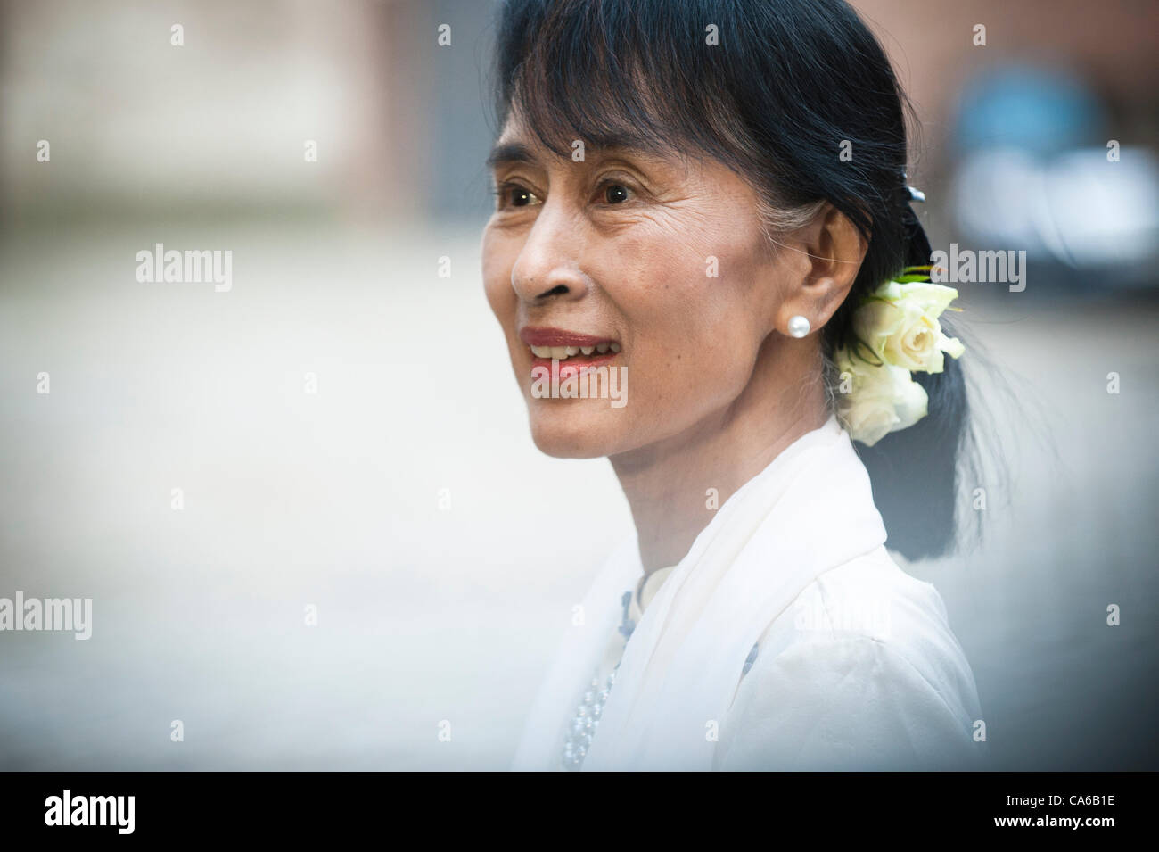 15. Juni 2012 - Oslo, Norwegen: Aung San Suu Kyi kommt im Grand Hotel in Oslo am ersten Tag von ihrem Besuch in Oslo. Stockfoto
