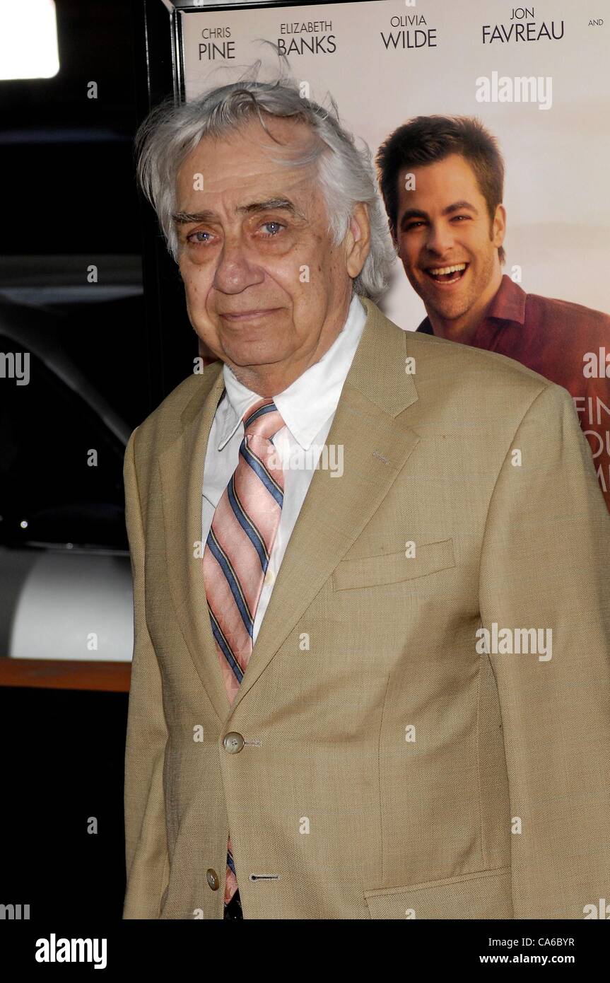 Philip Baker Hall im Ankunftsbereich für Menschen wie uns Weltpremiere auf der Los Angeles Film Festival (LAFF), Königliche Kinos L.A. Live, Los Angeles, CA 15. Juni 2012. Foto von: Michael Germana/Everett Collection Stockfoto