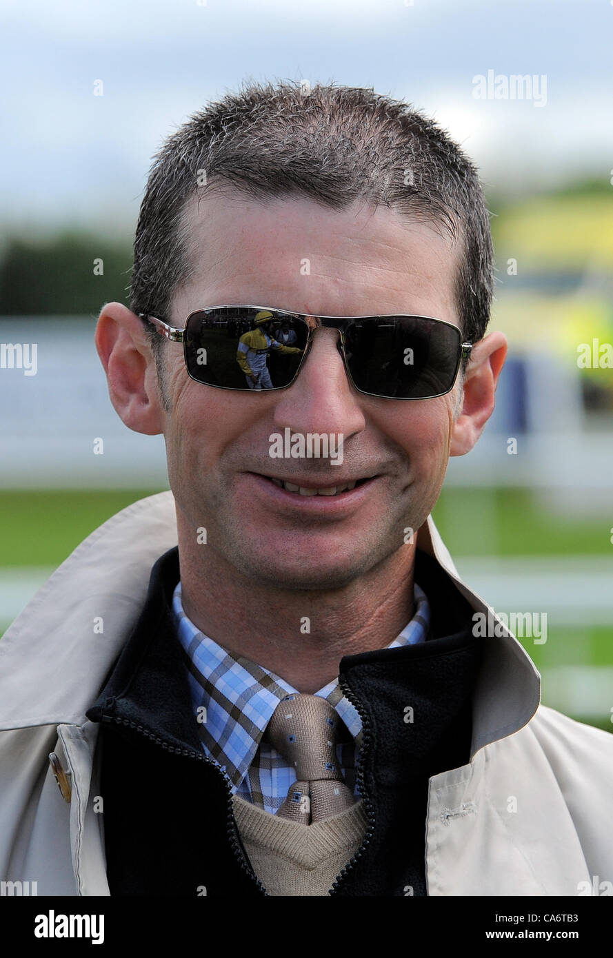 LAWERENCE MULLANEY TRAINER DONCASTER RACECOURSE DONCASTER ENGLAND 9. Juni 2012 Stockfoto