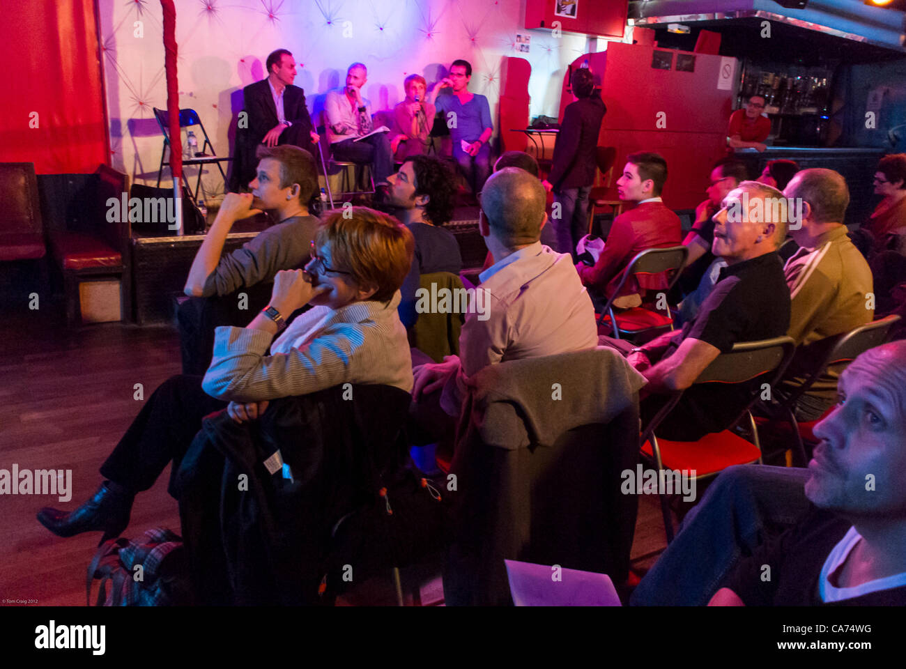 Paris, Frankreich, Präexpositionsprophylaxe, Prep, HIV, AIDS Research, Gay Men's Prevention Strategy Public Meeting, IPERGAY Clinical Study, Publikum, Öffentlicher Sprecher Vortrag halten Stockfoto