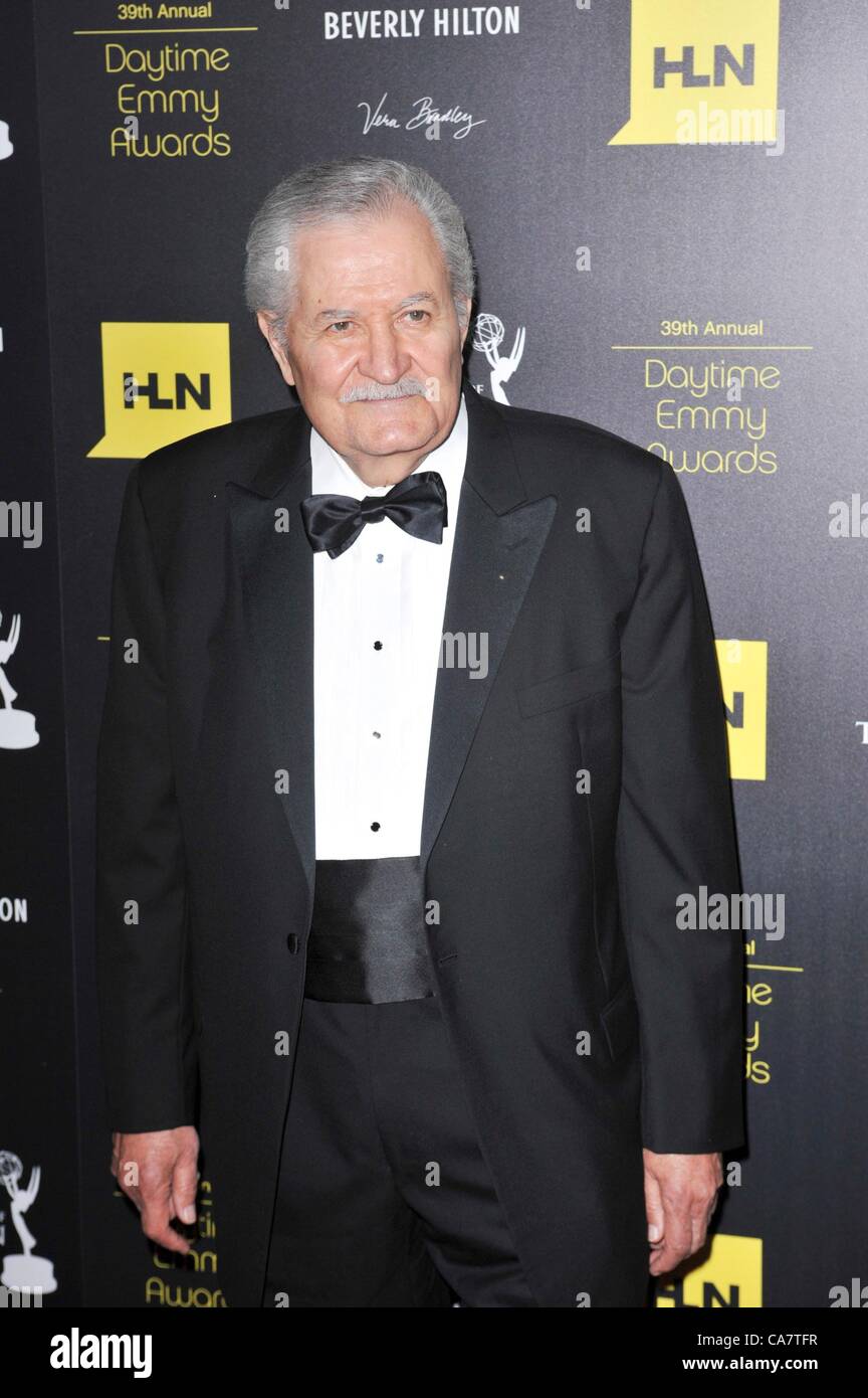 John Aniston im Ankunftsbereich für tagsüber Unterhaltung Creative Arts Emmy Awards, Beverly Hilton Hotel, Los Angeles, CA 23. Juni 2012. Foto von: Elizabeth Goodenough/Everett Collection/Alamy Live-Nachrichten Stockfoto