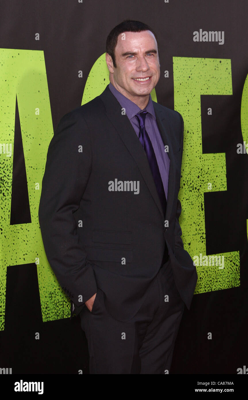 JOHN TRAVOLTA DEN WILDEN. Welt-PREMIERE LOS ANGELES Kalifornien USA 25. Juni 2012 Stockfoto