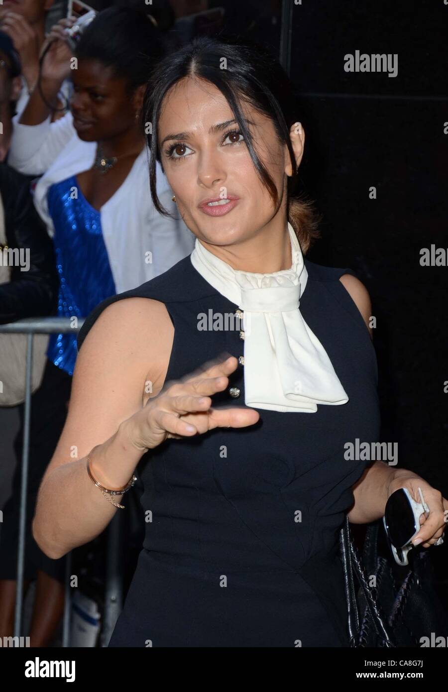 USA. Salma Hayek bei Talkshow auftritt für Promi-Schnappschüsse - Mi