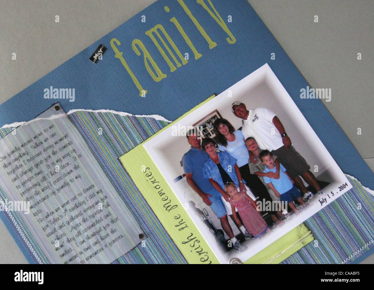 (Veröffentlichte 30.06.2005, NI-7)  Eine Seite aus einem Probe-Sammelalbum, Tracy Weinzapfel Burgos angehören.  UT/John Gastaldo Stockfoto