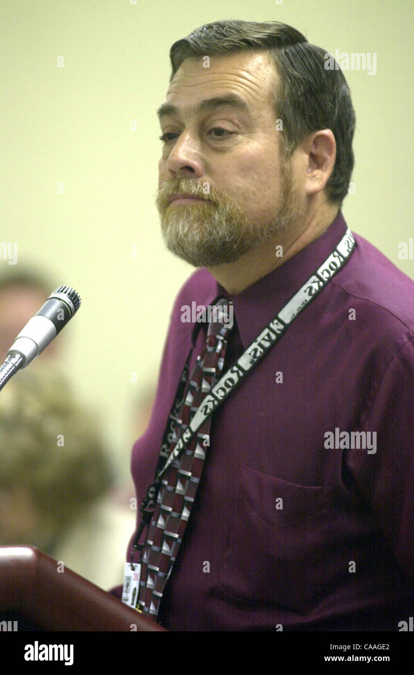 (VERÖFFENTLICHT 10.09.2003, P. NC-1; NI-1; B-3:7; B-1:2; B-4:6) SLpageants197377x001/Dez 11---Joe Amaro ist der Direktor der schönste der Fair Festzug für die Del Mar Fair.  Er besuchte die einem kürzlichen Treffen von der 22. Bezirk Agricultural Association. Direktoren der lokalen Schönheitswettbewerbe sind verärgert mit r Stockfoto