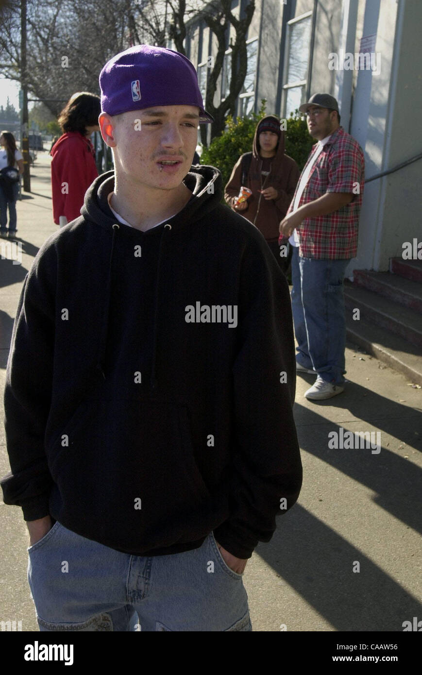 Unabhängigkeit hohe Student Cody Smith-Brown, 18, Clayton spricht über sein enger Freund Joel Hanson, 17, Clayton, der tödlich über die Weihnachtsfeiertage erschossen wurde.  Joel ging auf Liberty High School.  Beide Schulen befinden sich in Brentwood Kalifornien.  21. Januar 2004.  (Contra Costa Times / HERMAN BUSTAMANT Stockfoto