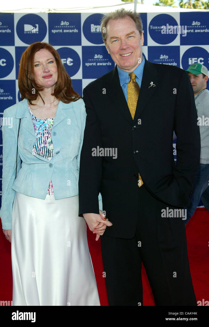 28. Februar 2004; Santa Monica, Kalifornien, USA; Schauspielerin ANNETTE O'TOOLE & Actor MICHAEL McKEAN bei 2004 IFP Independent Spirit Awards statt in einem Zelt am Strand von Santa Monica. Stockfoto