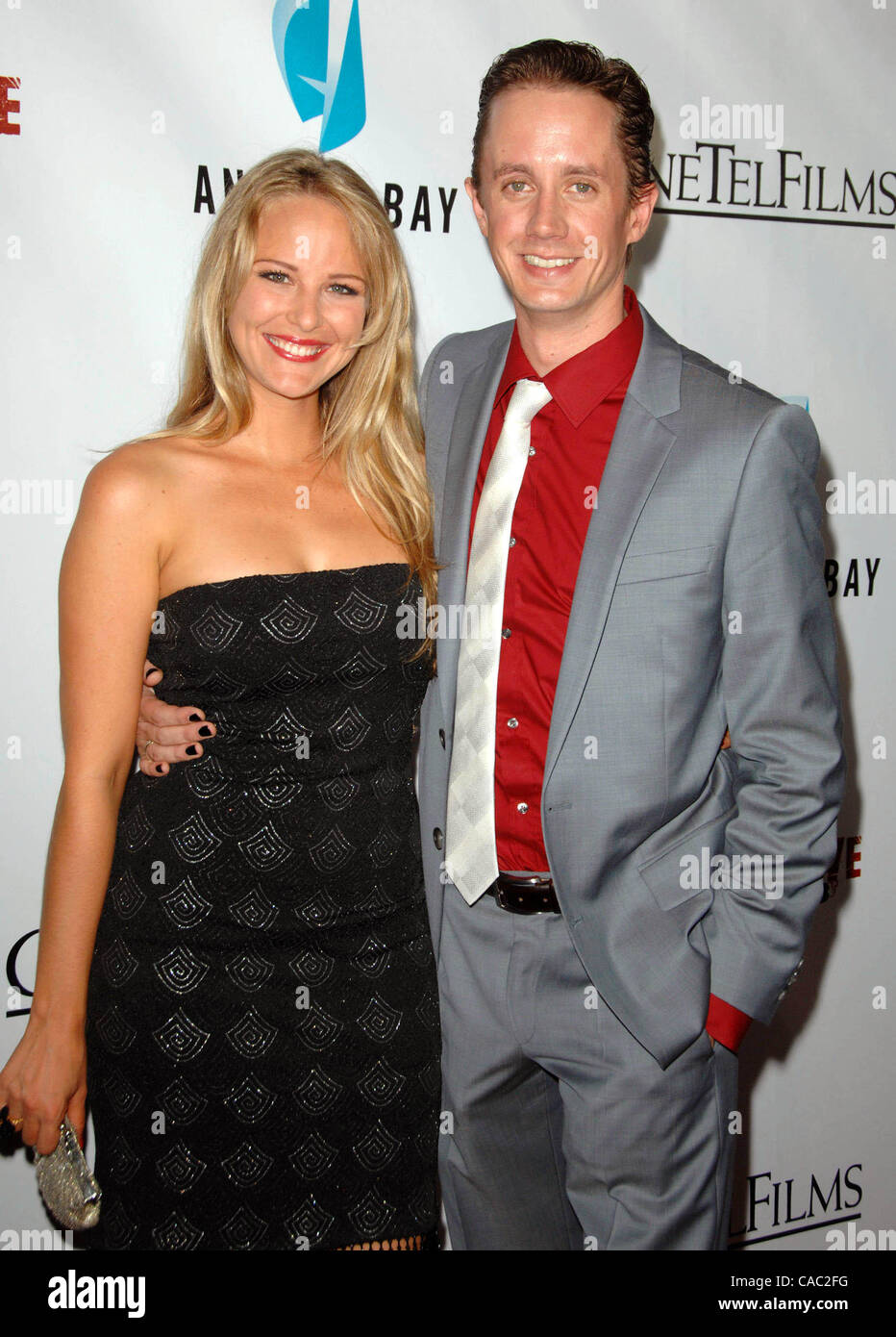 29. September 2010 - Los Angeles, Kalifornien, USA - SELENA FARA, CHAD LINDBERG, die Teilnahme an der Los Angeles Premiere von ich auf Ihr Grab Held der Mann 6 Theatre In Hollywood, Kalifornien am 29. September 2010 spucken. 2010.K66030LONG (Kredit-Bild: © D. Long/Globe Photos/ZUMApress.com) Stockfoto