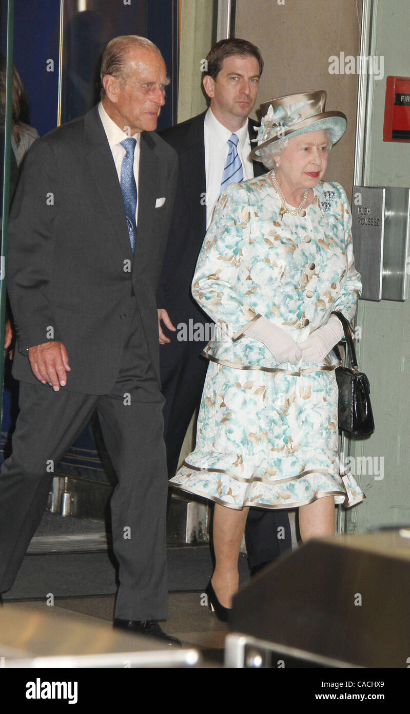 6. Juli 2010 kommen ll - New York, New York, USA - QUEEN ELIZABETH und Prinz PHILIP bei den Vereinten Nationen. (Bild Kredit: Nancy Kaszerman/ZUMApress.com ©) Stockfoto