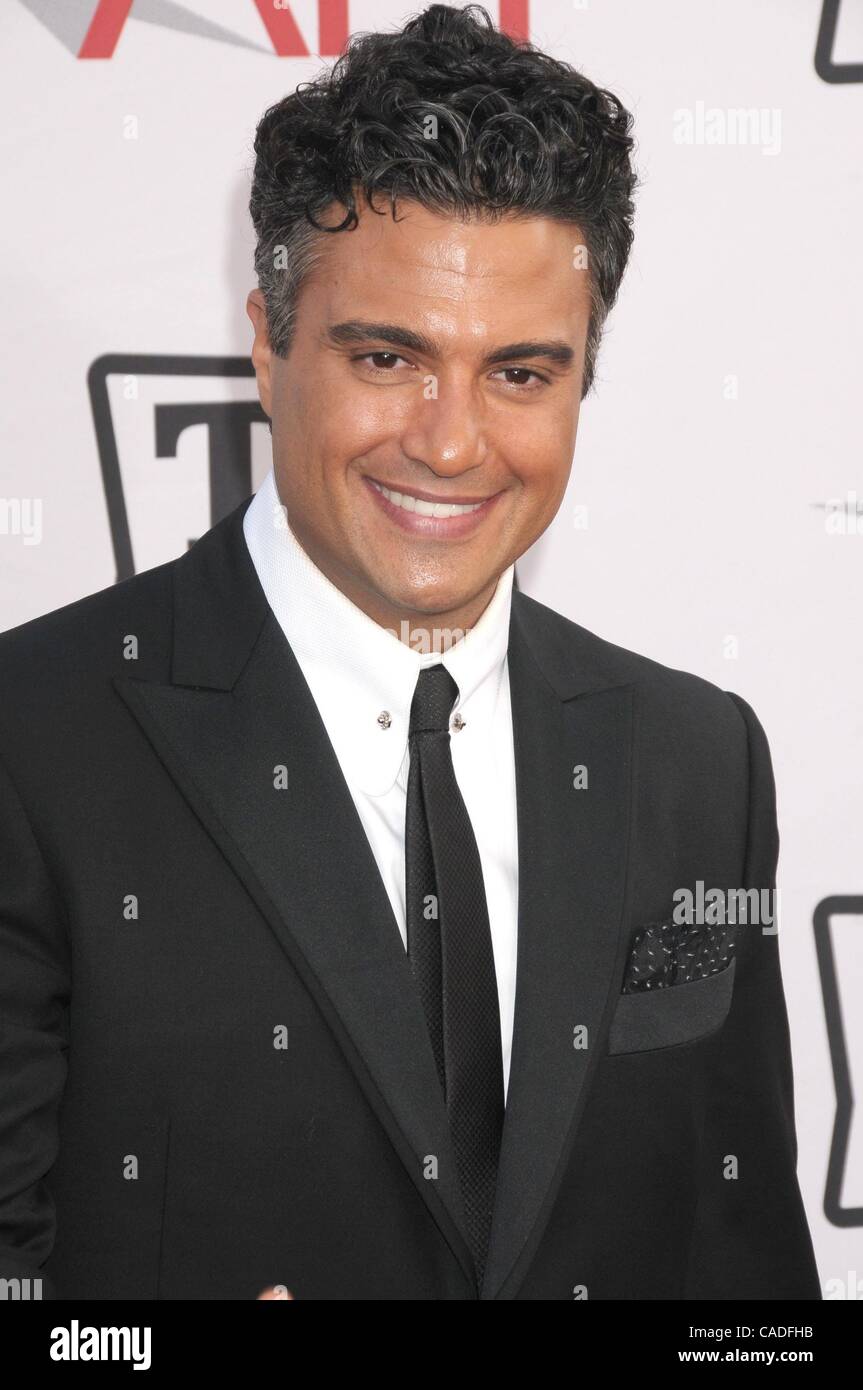 10. Juni 2010 statt - Los Angeles, Kalifornien, USA - Schauspieler JAIME CAMIL auf dem AFI Life Achievement Award ehrt Mike Nichols in den Sony Studios in Los Angeles. (Kredit-Bild: © Paul Fenton/ZUMA Press) Stockfoto