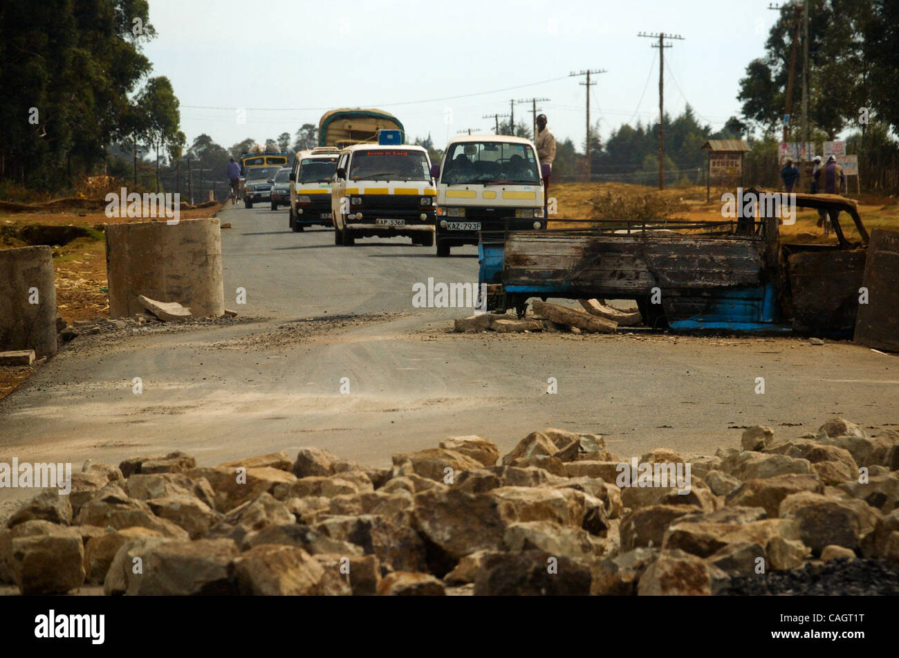 4. Februar 2008 - wurden Nairobi, Kenia - wie Schüsse rockt die Stadt Nakuru, 25 Menschen wurden getötet, Samstag, im laufenden ethnische Gewalt nach den Wahlen, der Staub scheint sich in den härtesten Kollisionsbereich Nairobi, Kibera Slum. Obwohl das Gebiet immer noch angespannt mit Straßensperren in der gesamten Region und Stockfoto