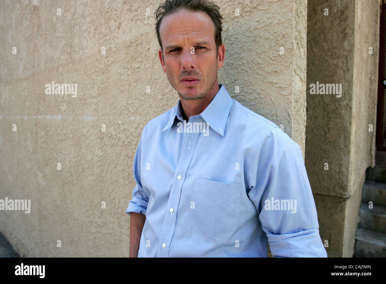Schauspieler und Regisseur Peter Berg wird in Santa Monica fotografiert. Berg ist der Regisseur von The Kingdom. (Foto von Ringo Chiu / Zuma Press) Stockfoto