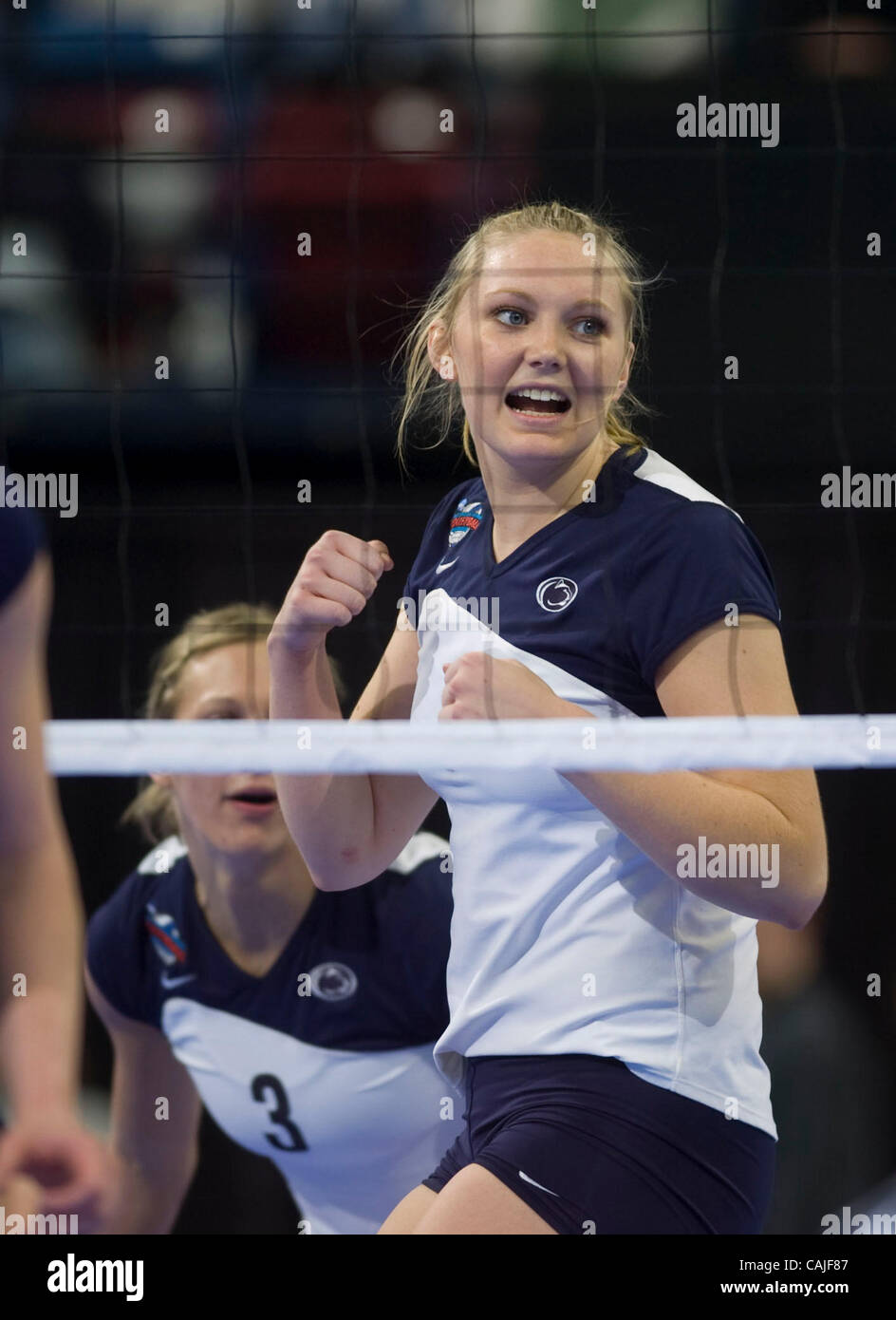 Penn State Nittany Lion Nicole Fawcett während des Penn State-match gegen die Cal-Bären während der 2007 NCAA Division ich Frauen Volleyball-Meisterschaft Halbfinale Donnerstag, 13. Dezember 2007 in Arco Arena in Sacramento, Calif. Carl Costas / ccostas@sacbee.com Stockfoto