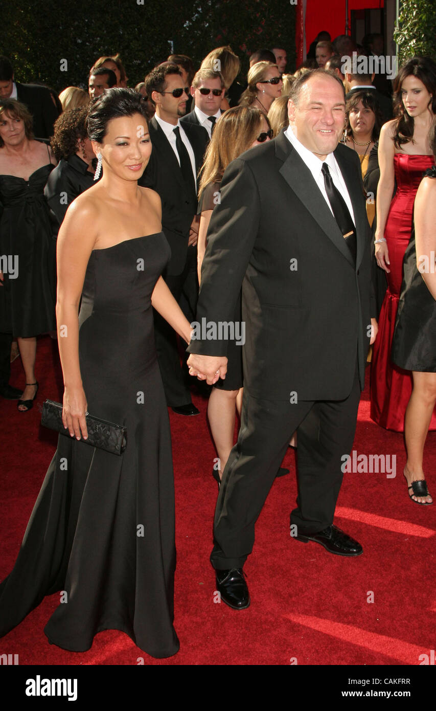 James gandolfini emmy awards Fotos und Bildmaterial in hoher