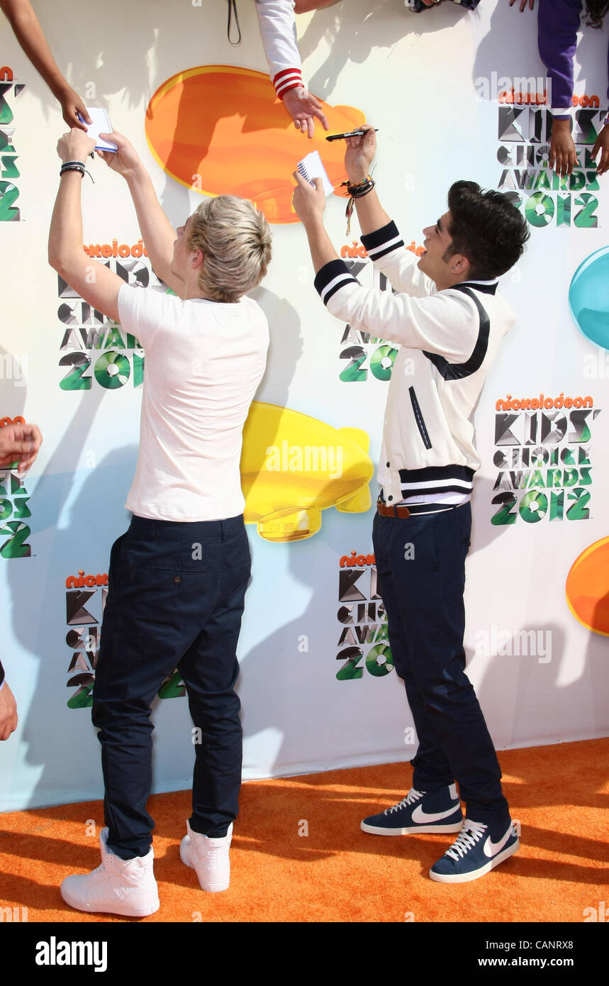 NIALL HORAN & ZAYN MALIK 25. NICKELODEON Kids CHOICE AWARDS die Innenstadt von LOS ANGELES Kalifornien USA 31. März 2012 Stockfoto