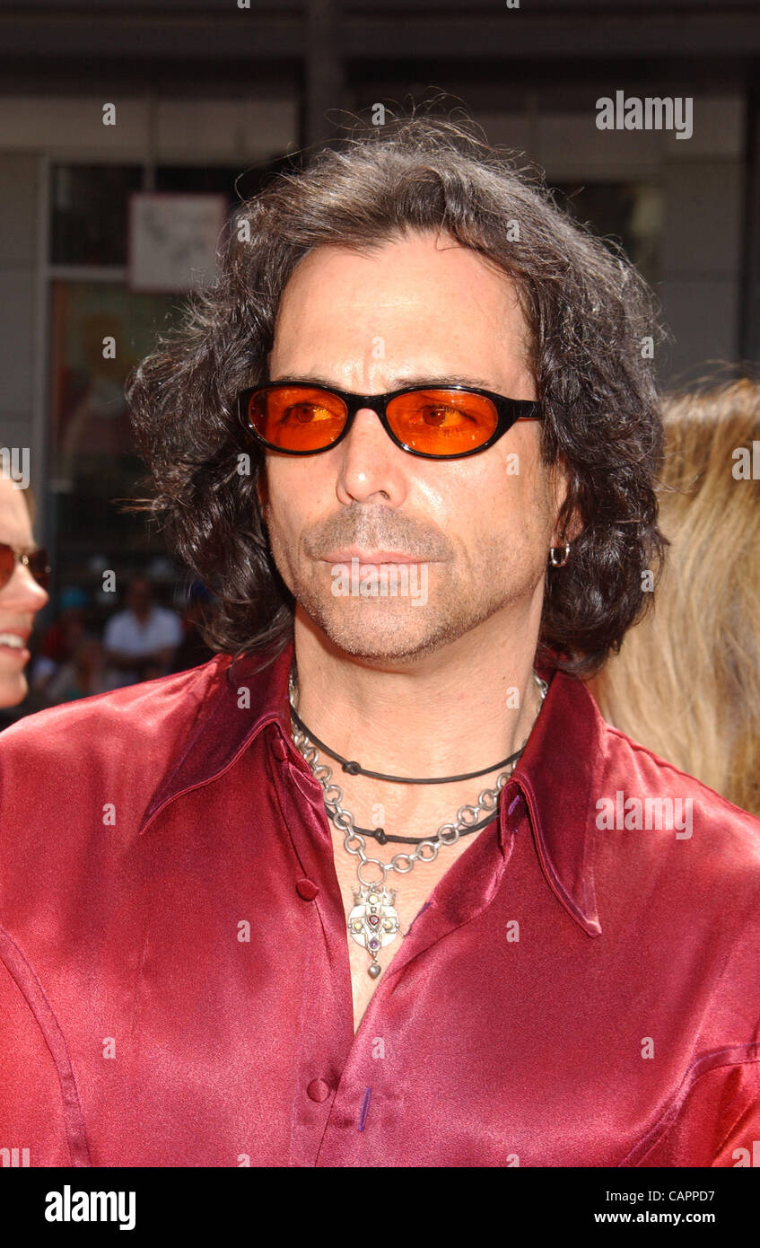 7. April 2012 - Hollywood, Kalifornien, USA - Richard Grieco besucht die Premiere von "The Three Stooges"...auf dem Chinese Theater in Hollywood, Ca am April 7,2012... 2012 (Kredit-Bild: © Phil Roach/Globe Photos/ZUMAPRESS.com) Stockfoto