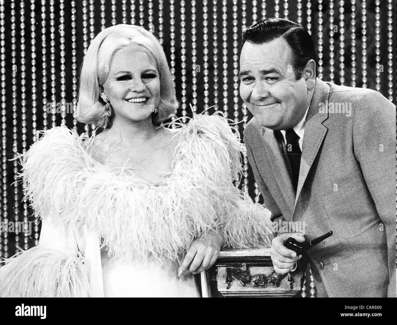 JONATHAN WINTERS UND PEGGY LEE. JONATHANWINTERSRETRO (Kredit-Bild: © Globe Photos/ZUMAPRESS.com) Stockfoto