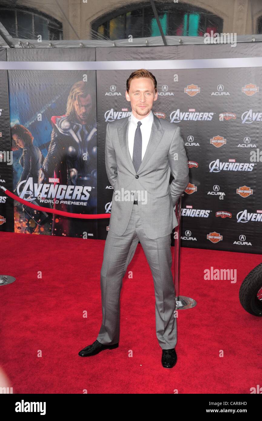 Tom Hiddleston im Ankunftsbereich für THE AVENGERS Premiere, El Capitan Theatre, Los Angeles, CA 11. April 2012. Foto von: Tony Gonzalez/Everett Collection Stockfoto
