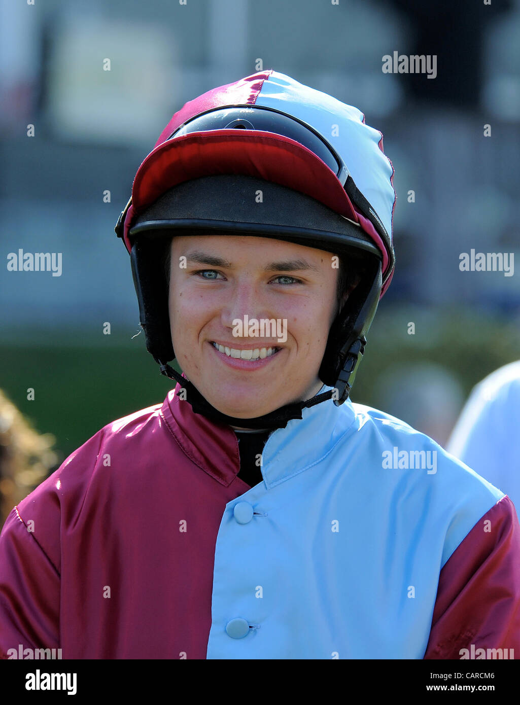 JONATHAN ENGLAND JOCKEY WETHERBY Rennbahn WETHERBY ENGLAND 30. März 2012 Stockfoto