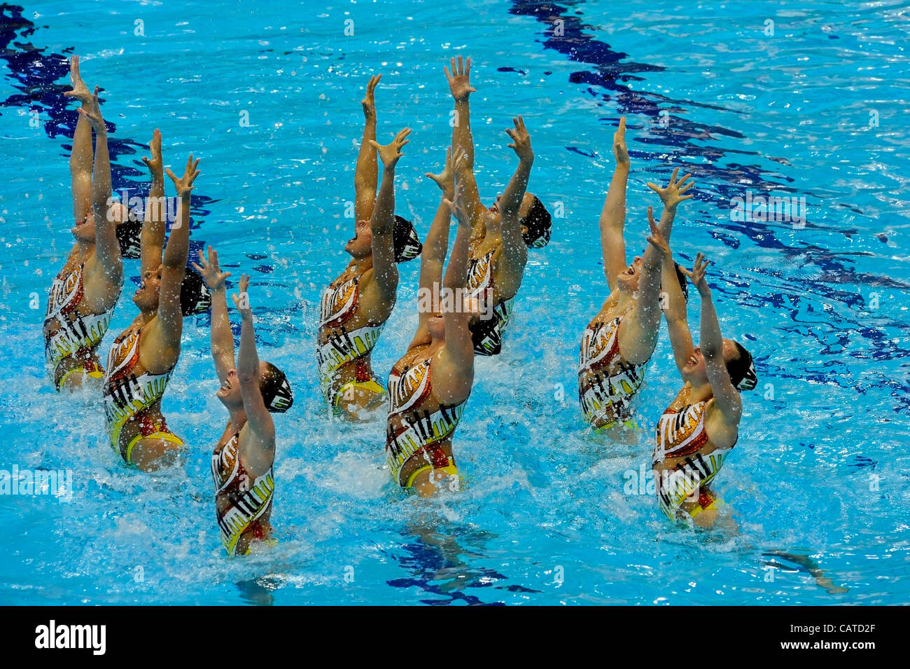 19.04.2012. Stratford, Ost Lonfon, England.  Das London Aquatics Centre. FINA synchronisierte schwimmen Olympische Qualification.United Staaten von Amerika, Megan Hansley, Mary Killmann, Michelle Moore, Olivia Morgan, Leah Pinnette, Caitlin Stewart, Michelle Theriault, Alison Williams in Aktion an der London Stockfoto