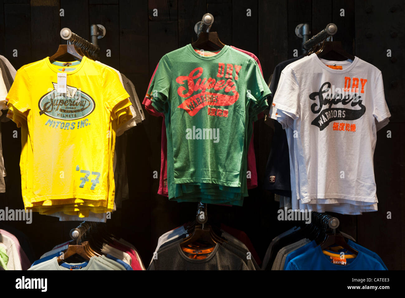 Superdry clothing store -Fotos und -Bildmaterial in hoher Auflösung – Alamy