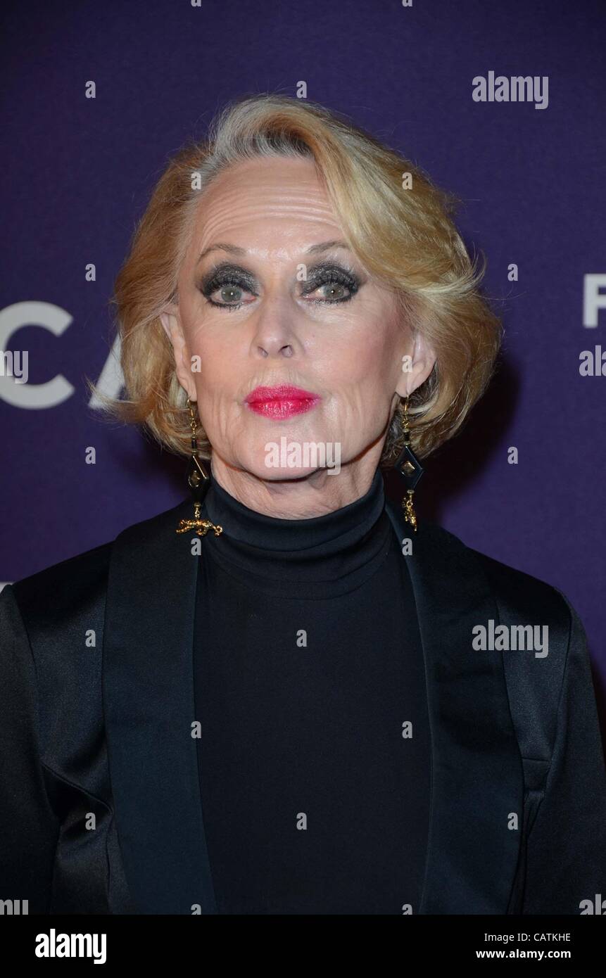 Tippi Hedren im Ankunftsbereich Premiere kostenlos Proben beim Tribeca Film Festival 2012, Chelsea Clearview Kinos, New York, NY 20. April 2012. Foto von: Derek Sturm/Everett Collection Stockfoto