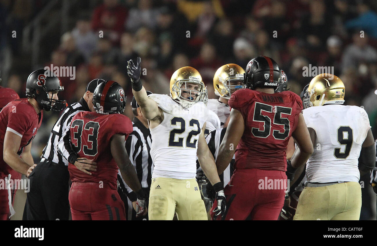 26. November 2011 - Palo Alto, Kalifornien, USA - Notre Dame Fighting Irish Sicherheit Harrison Smith (22). Die Notre Dame Fighting Irish war geprägt von der Stanford Cardinal für ihr letztes Spiel der regulären Saison der Saison 2011.  Foto: Aaron Suozzi (Kredit-Bild: © Aaron Souzzi/ZUMAPRESS.com) Stockfoto