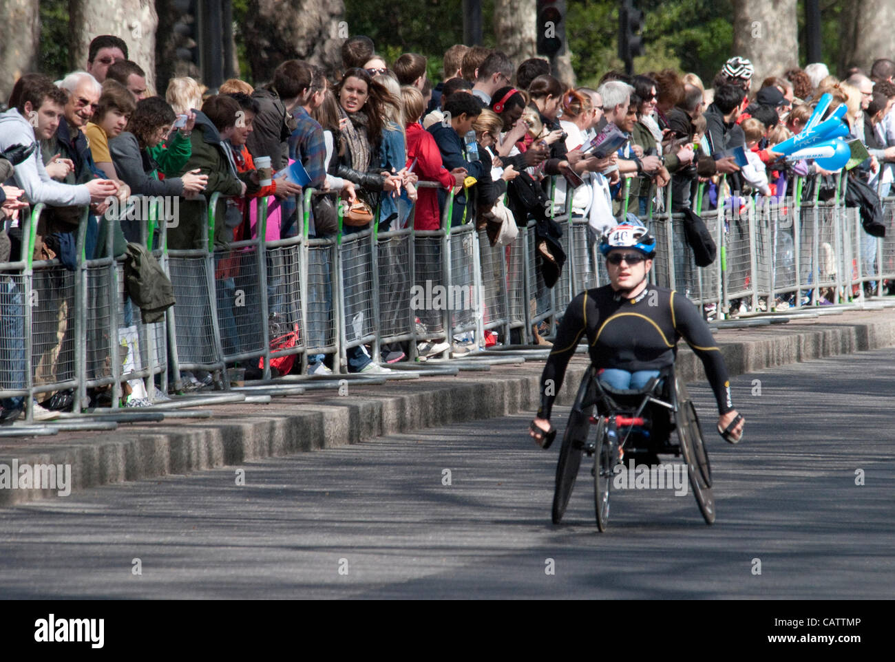 Tyler Byes für die USA zum Zeitpunkt des Rennens Rollstuhl 25 Meile. Victoria Embankment Kreditlinie: Kredit: Elspeth Graham / Alamy Live News. Stockfoto