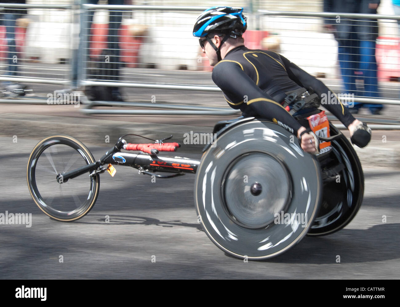 Tyler Byes für die USA zum Zeitpunkt des Rennens Rollstuhl 25 Meile. Victoria Embankment Kreditlinie: Kredit: Elspeth Graham / Alamy Live News. Stockfoto