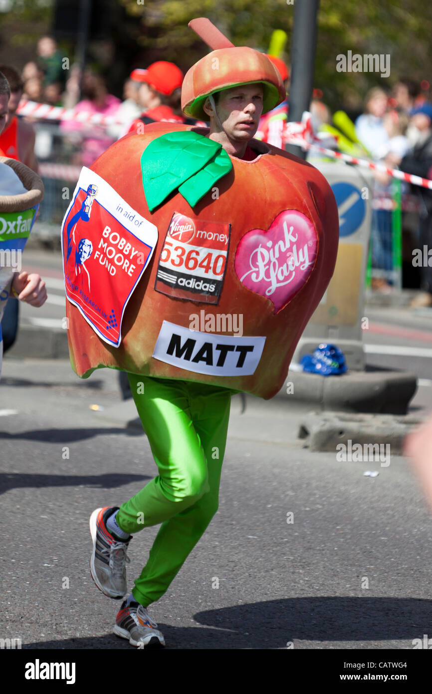 2012 Virgin London Marathon, 22 Apr 12, der Autobahn, London, UK. Stockfoto