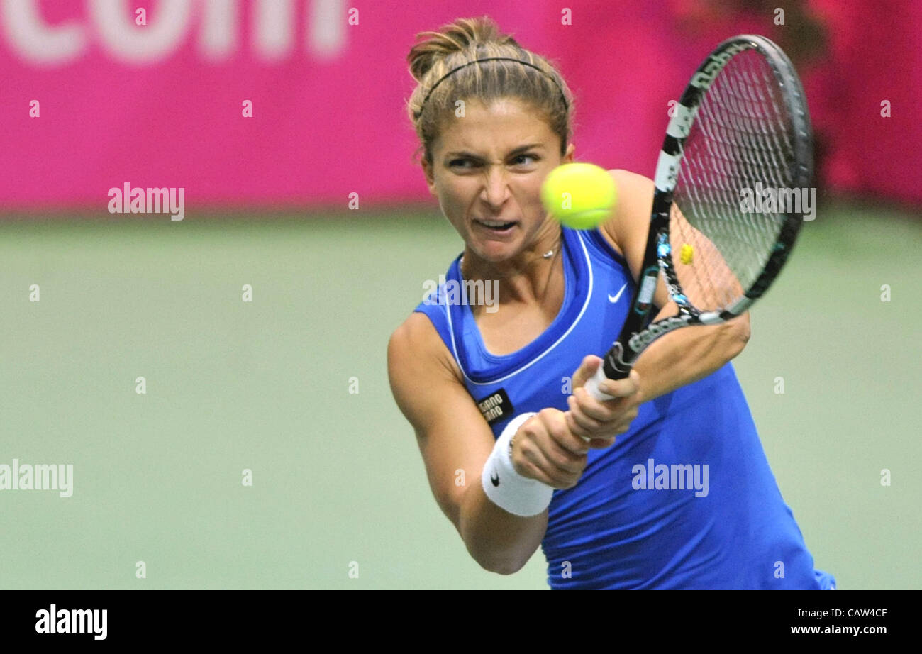 Sara Errani (ITA) während das Halbfinale Fed-Cup-match Tschechische Republik vs. Italien in Ostrava, Tschechische Republik, 22. April 2012. (Foto/Jaroslav Ozana CTK) Stockfoto