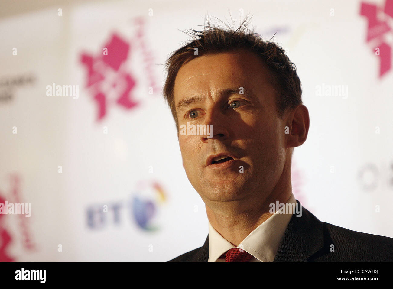 26. April 2012 - London, London, Vereinigtes Königreich - Jeremy Hunt MP Staatssekretär für Kultur, Sport, Olympische Spiele und Medien macht ersten öffentlichen Auftritt nach Murdoch Enthüllungen bei der Vorstellung der Cultural Olympiade London 2012 The Tower of London UK 26.04.2012 (Credit-Bild: © Theodore Lia Stockfoto