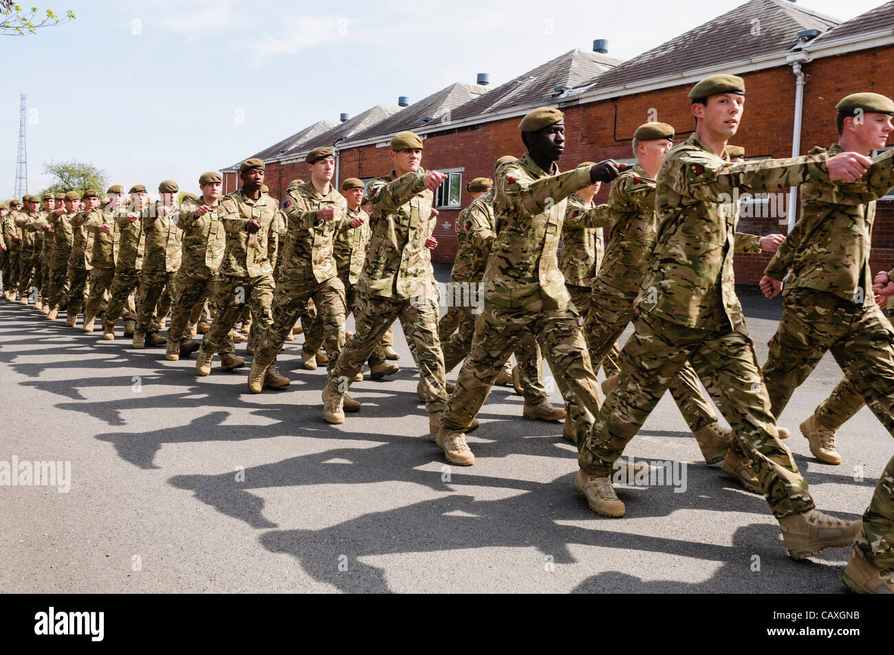 Holywood, 05.03.2012 - Soldaten nach Hause Palace Barracks, County Down, begrüßt, da sie von einem Einsatz in Afghanistan zurückkehren Stockfoto